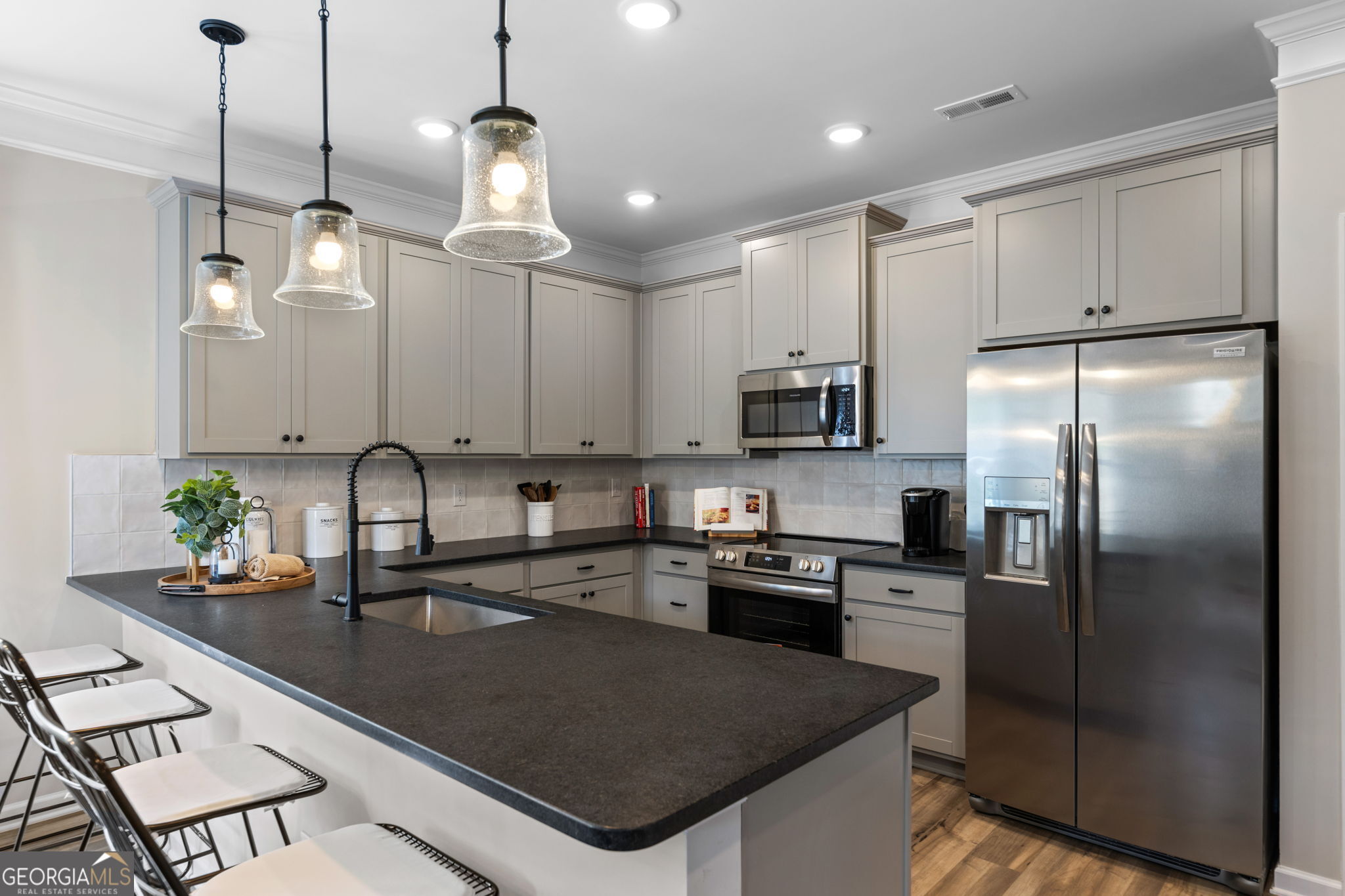 1204 Stonebridge Circle Macon, GA 31211 - Photo 6 of 22