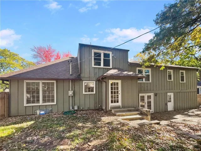 $525,000 | 10332 Cherokee Lane, Leawood, KS 66206