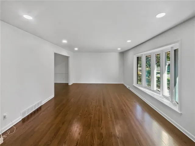 $525,000 | 10332 Cherokee Lane, Leawood, KS 66206