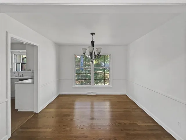 $525,000 | 10332 Cherokee Lane, Leawood, KS 66206