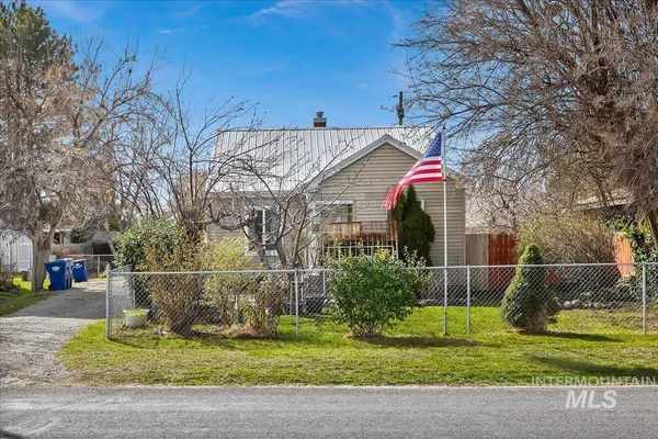 $239,900 | 403 Filer Avenue West, Twin Falls, ID 83301