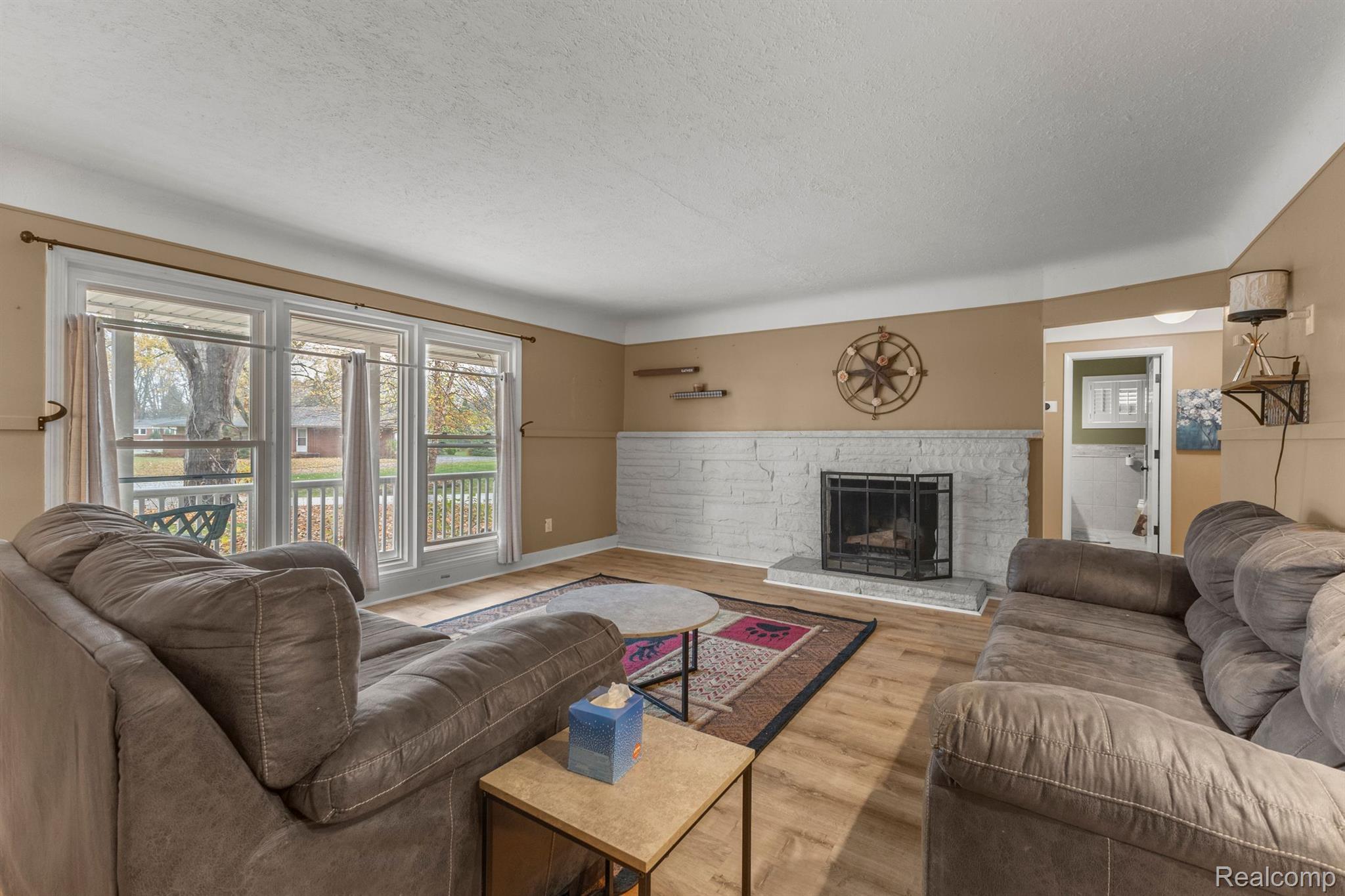 33930 Playview Court Farmington, MI 48331 - Photo 6 of 49 Gallery Image 6