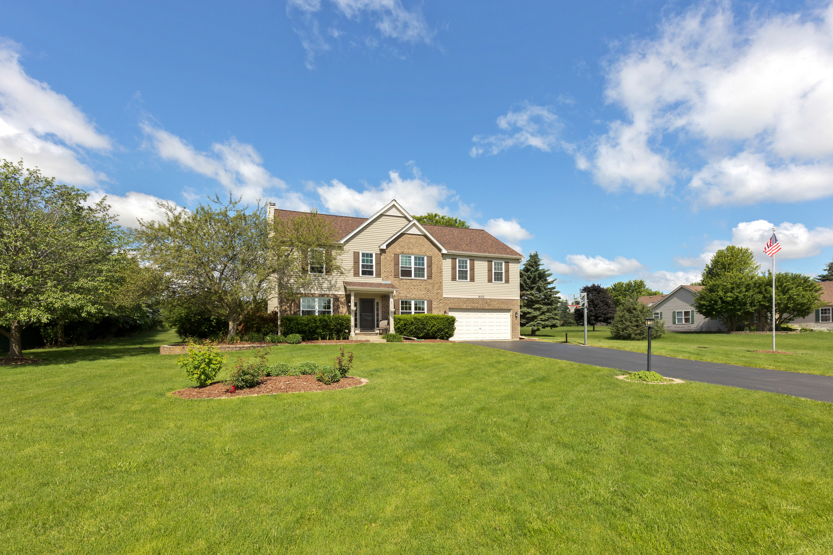 9317 Nicholas Lane Spring Grove, IL 60081 - Photo 2 of 29 Gallery Image 2