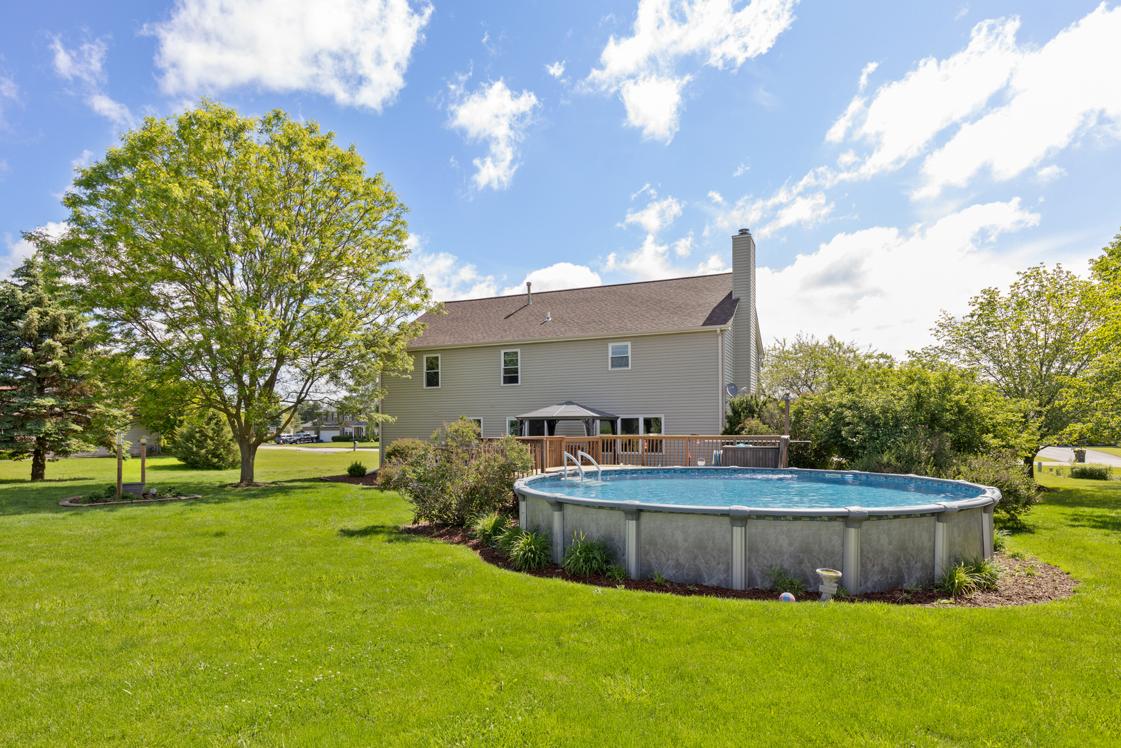9317 Nicholas Lane Spring Grove, IL 60081 - Photo 3 of 29 Gallery Image 3