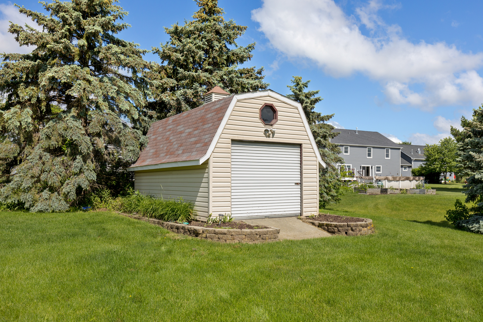 9317 Nicholas Lane Spring Grove, IL 60081 - Photo 8 of 29 Gallery Image 8