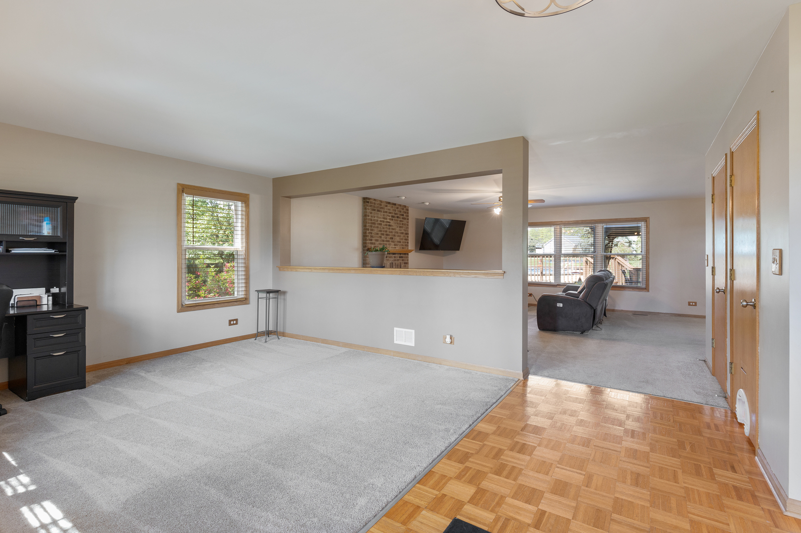 9317 Nicholas Lane Spring Grove, IL 60081 - Photo 9 of 29 Gallery Image 9