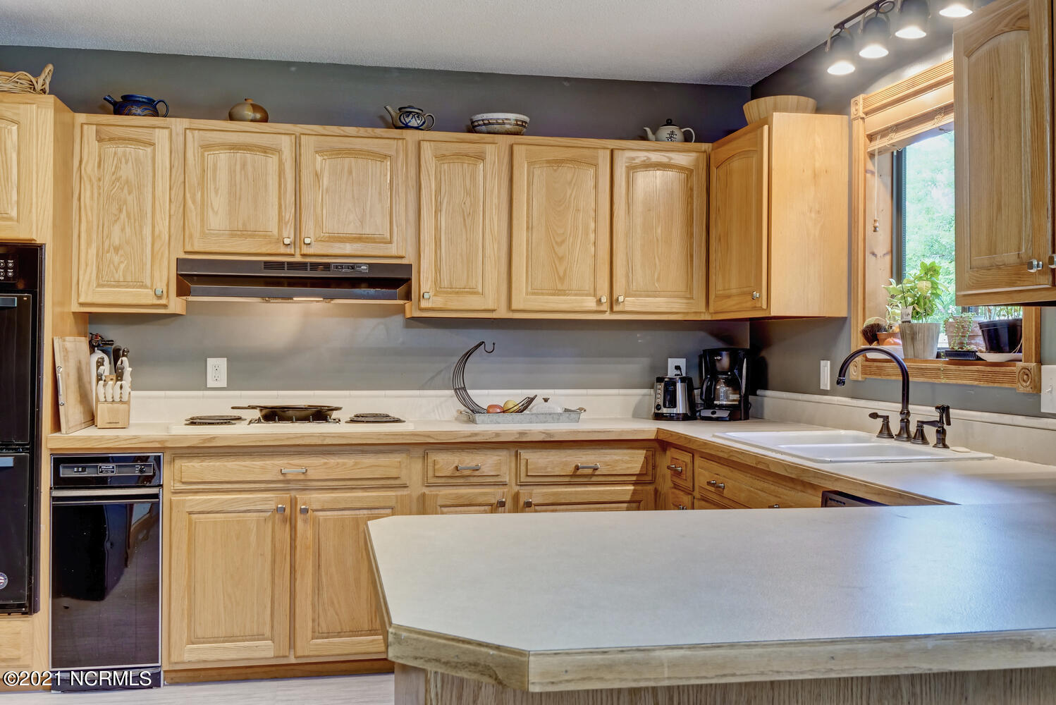 136 Grainger Point Road Wilmington, NC 28409 - Photo 14 of 29 136 Grainger Point Rd-large-010-011-P633