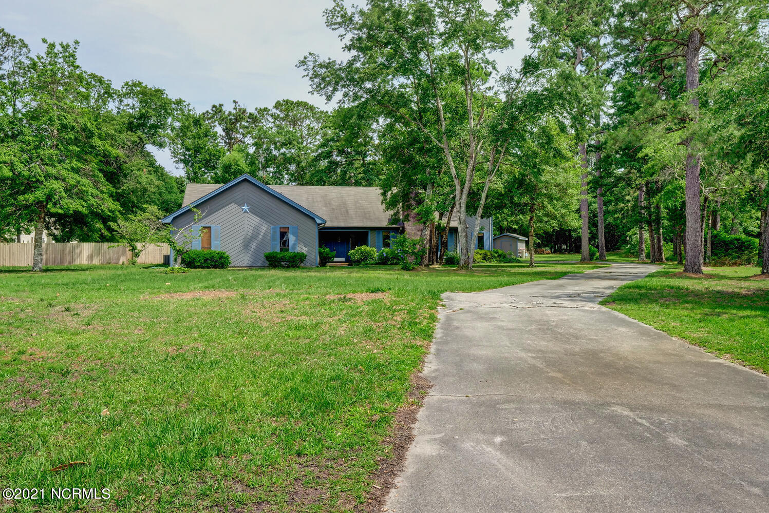 136 Grainger Point Road Wilmington, NC 28409 - Photo 2 of 29 136 Grainger Point Rd-large-002-025-P633