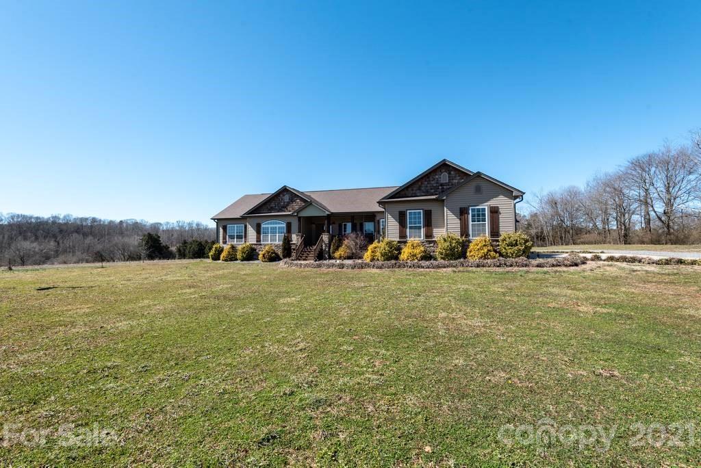 1775 Travis Road Conover, NC 28613 - Photo 3 of 48 Gallery Image 3