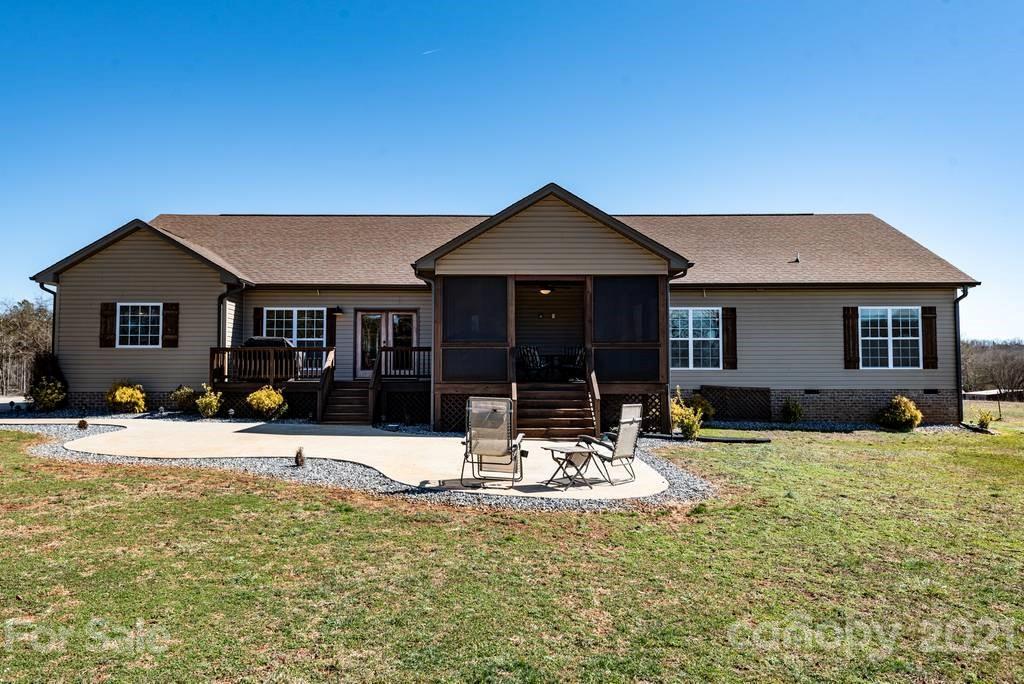 1775 Travis Road Conover, NC 28613 - Photo 4 of 48 Gallery Image 4