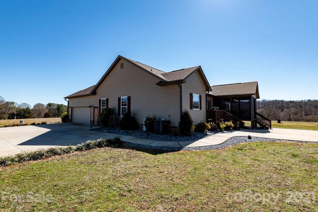 1775 Travis Road Conover, NC 28613 - Photo 46 of 48 Gallery Image 46