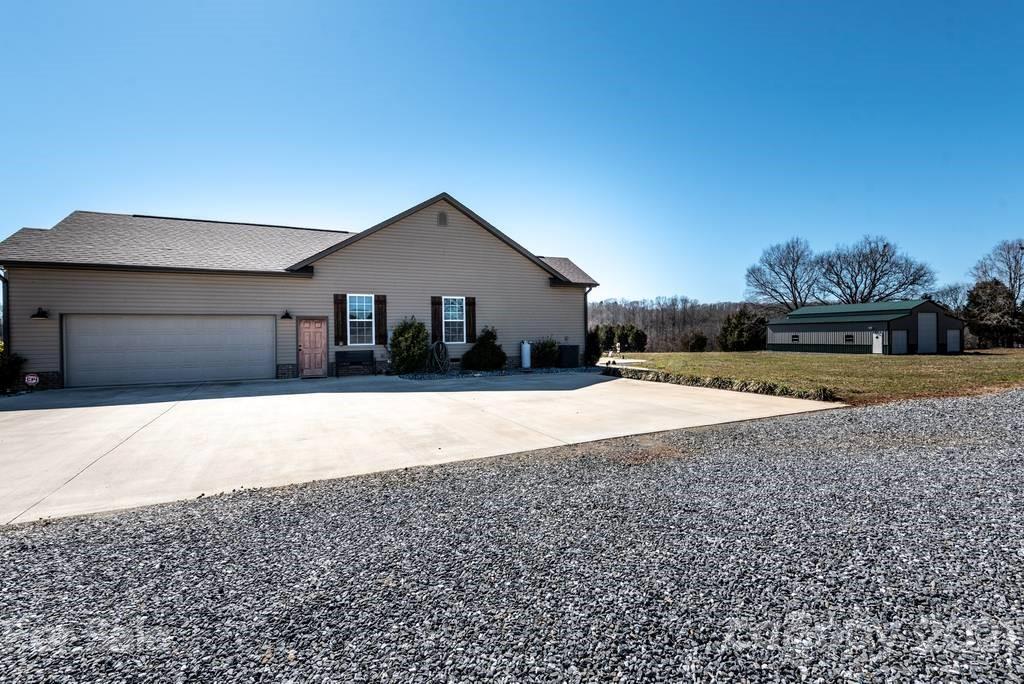 1775 Travis Road Conover, NC 28613 - Photo 8 of 48 Gallery Image 8