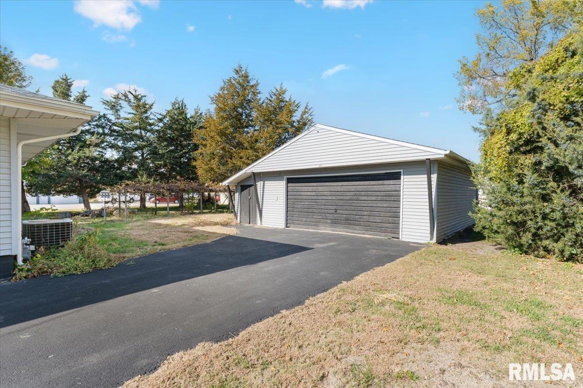 633 3rd Avenue West Milan, IL 61264 - Photo 5 of 32 Gallery Image 5