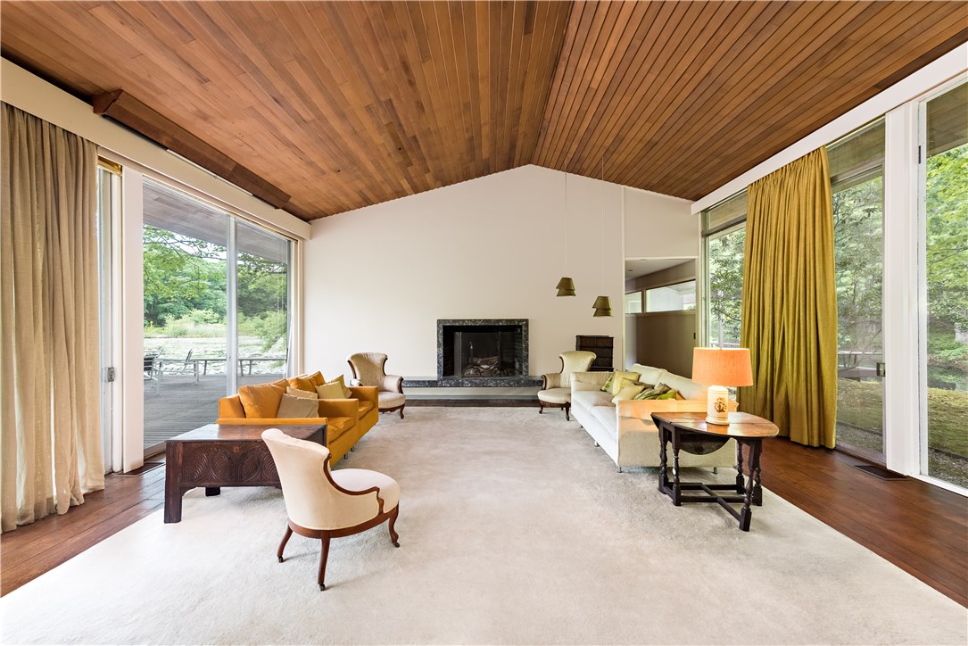 30 Pojac Point Road North Kingstown, RI 02852 - Photo 8 of 29 Living Room