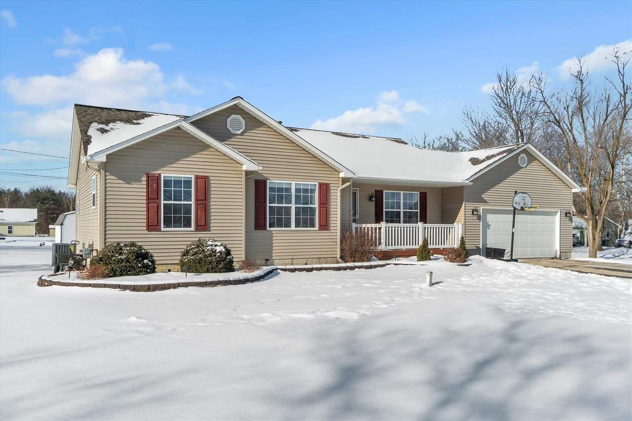 9504 Linden Road Swartz Creek, MI 48473 - Photo 2 of 37 50065035-1.JPG