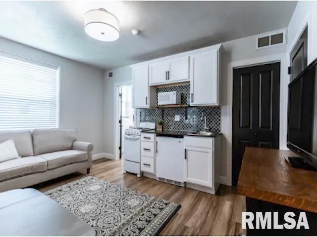 $2,995,000 | 101 North Rose Street, Elmwood, IL 61529