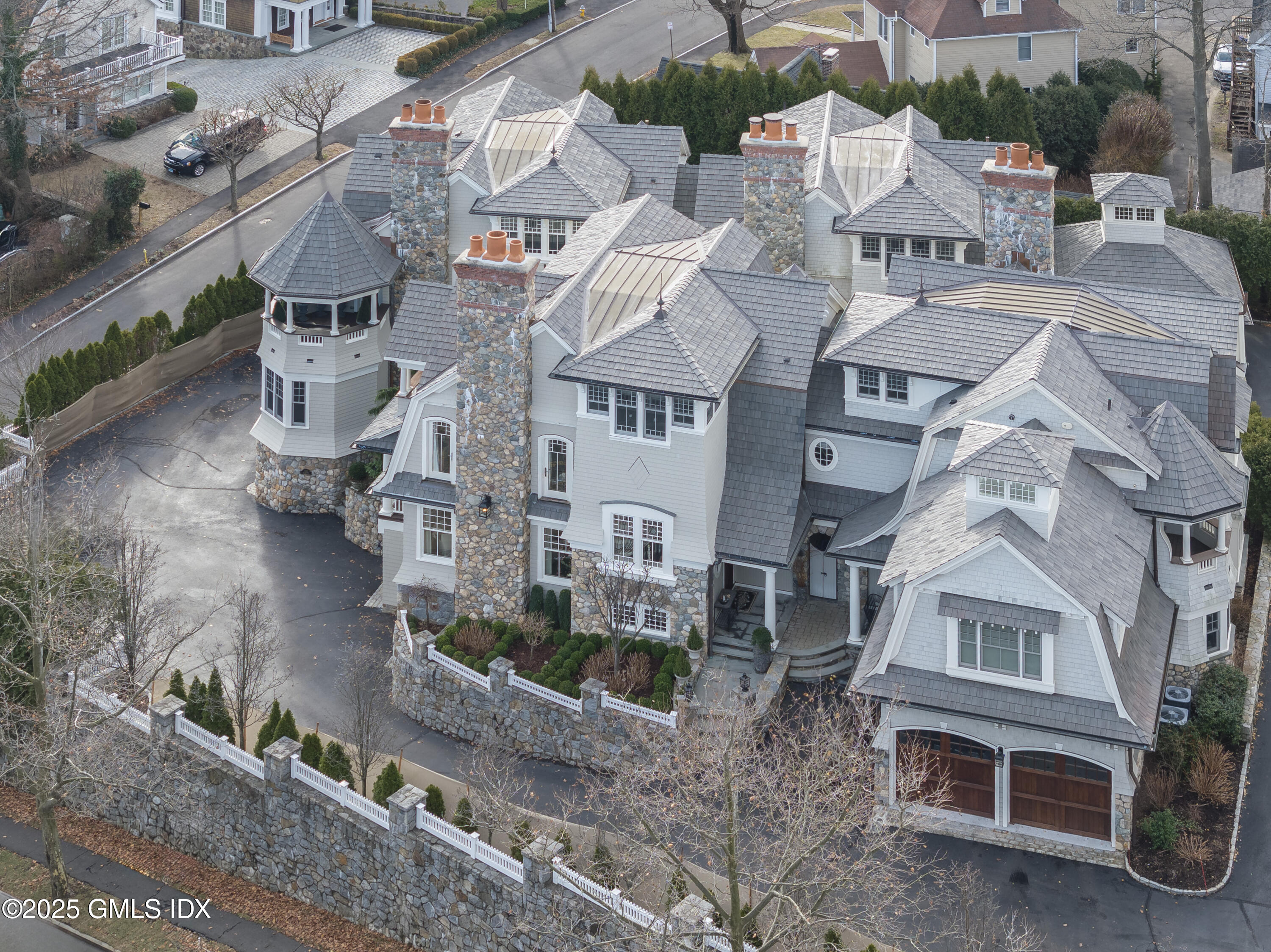 50 Sound View Drive, Unit 2N Greenwich, CT 06830 - Photo 32 of 37 an aerial view of residential houses with outdoor space