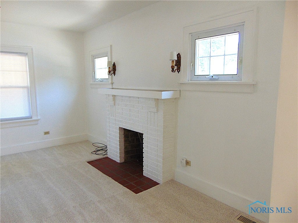 3040 Gradwohl Road Toledo, OH 43617 - Photo 12 of 34 Biz office off entry? Den? Office?