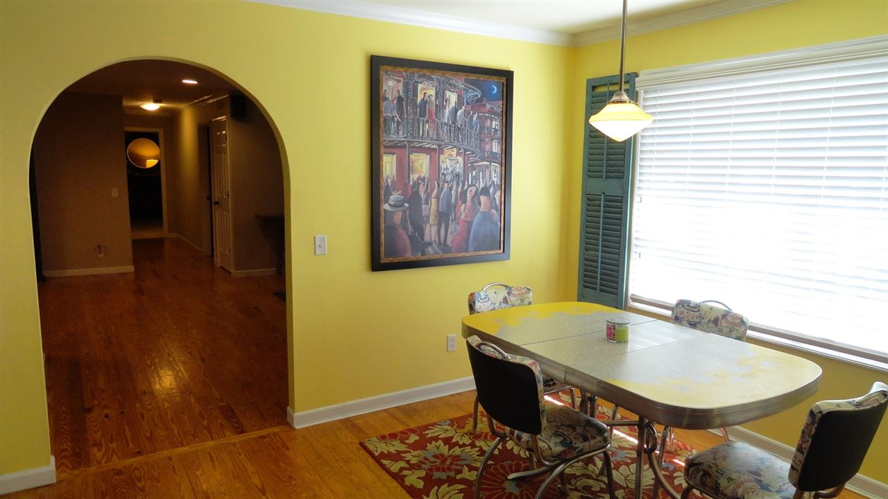 1017 Crestview Road Anderson, SC 29621 - Photo 9 of 36