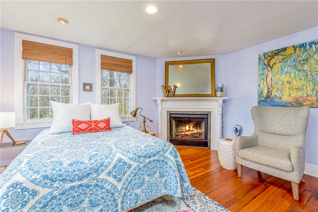 36 Post Road Warwick, RI 02888 - Photo 14 of 23 Bedroom 3 with working fireplace.