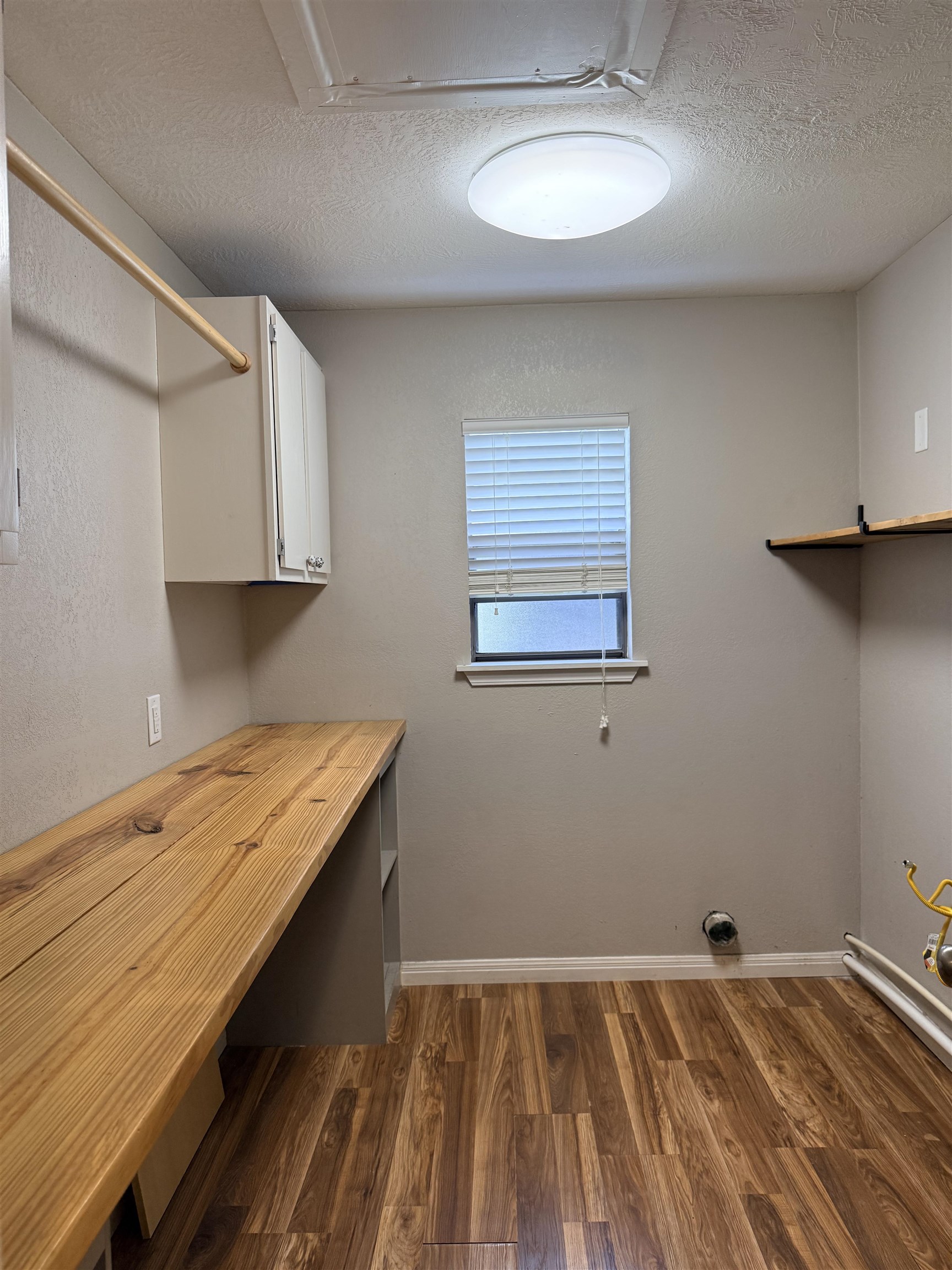 2830 Maple Avenue Groves, TX 77619 - Photo 3 of 19