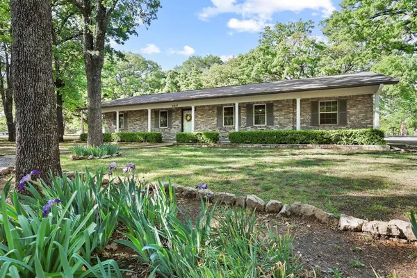 $295,000 | 2415 North Shore Drive, Bonham, TX 75418