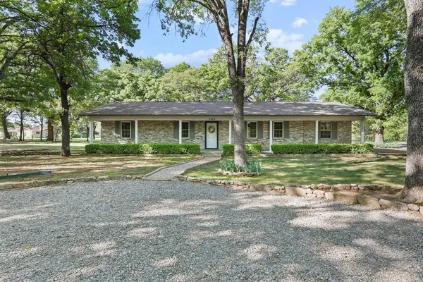 $295,000 | 2415 North Shore Drive, Bonham, TX 75418