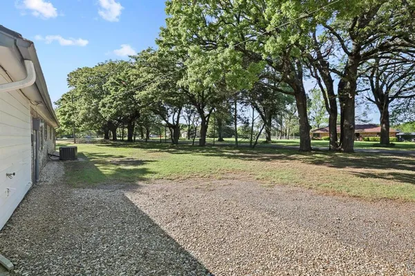 $295,000 | 2415 North Shore Drive, Bonham, TX 75418