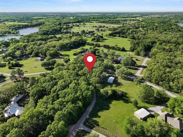 $295,000 | 2415 North Shore Drive, Bonham, TX 75418