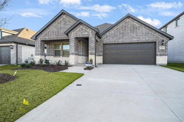 $2,295 | 521 Midnight Oak Drive, McKinney, TX 75069