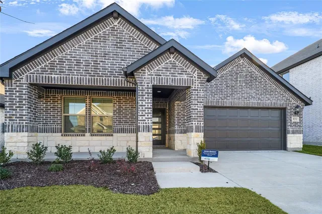 $2,295 | 521 Midnight Oak Drive, McKinney, TX 75069