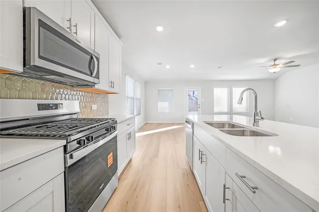 $2,295 | 521 Midnight Oak Drive, McKinney, TX 75069