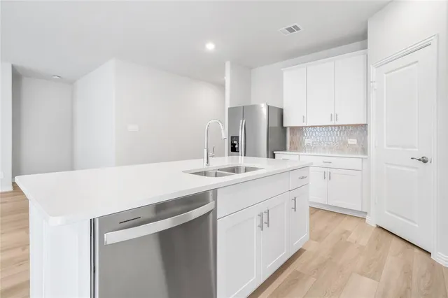 $2,295 | 521 Midnight Oak Drive, McKinney, TX 75069