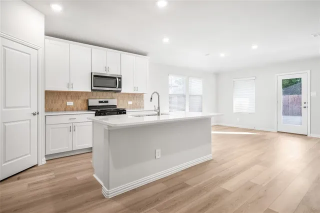 $2,295 | 521 Midnight Oak Drive, McKinney, TX 75069