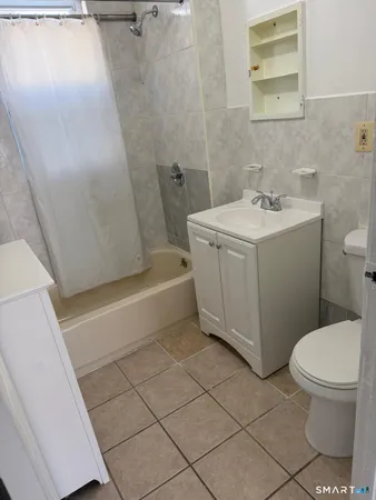 $1,600 | 120 Evergreen Avenue, Hartford, CT 06105