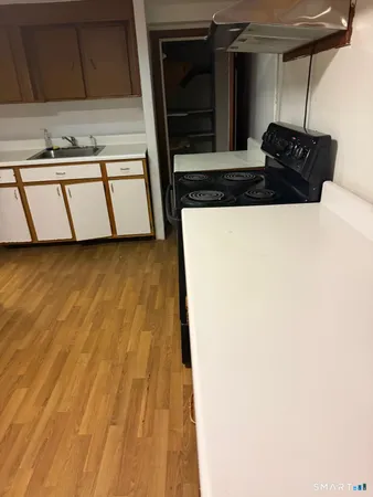 $1,600 | 120 Evergreen Avenue, Hartford, CT 06105