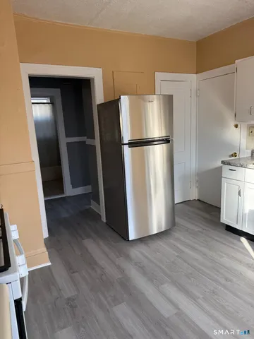 $1,800 | 120 Evergreen Avenue, Hartford, CT 06105