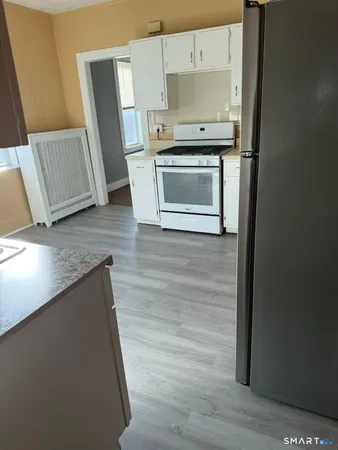 $1,600 | 120 Evergreen Avenue, Hartford, CT 06105