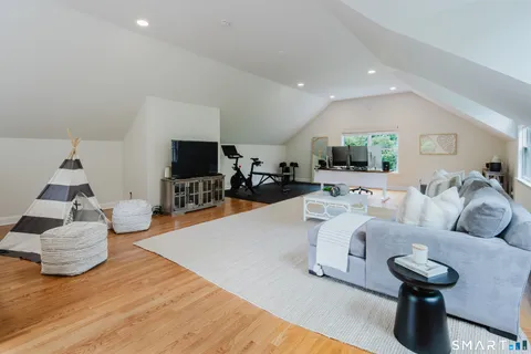 $1,600,000 | 73 Harpsichord Turnpike, Stamford, CT 06903
