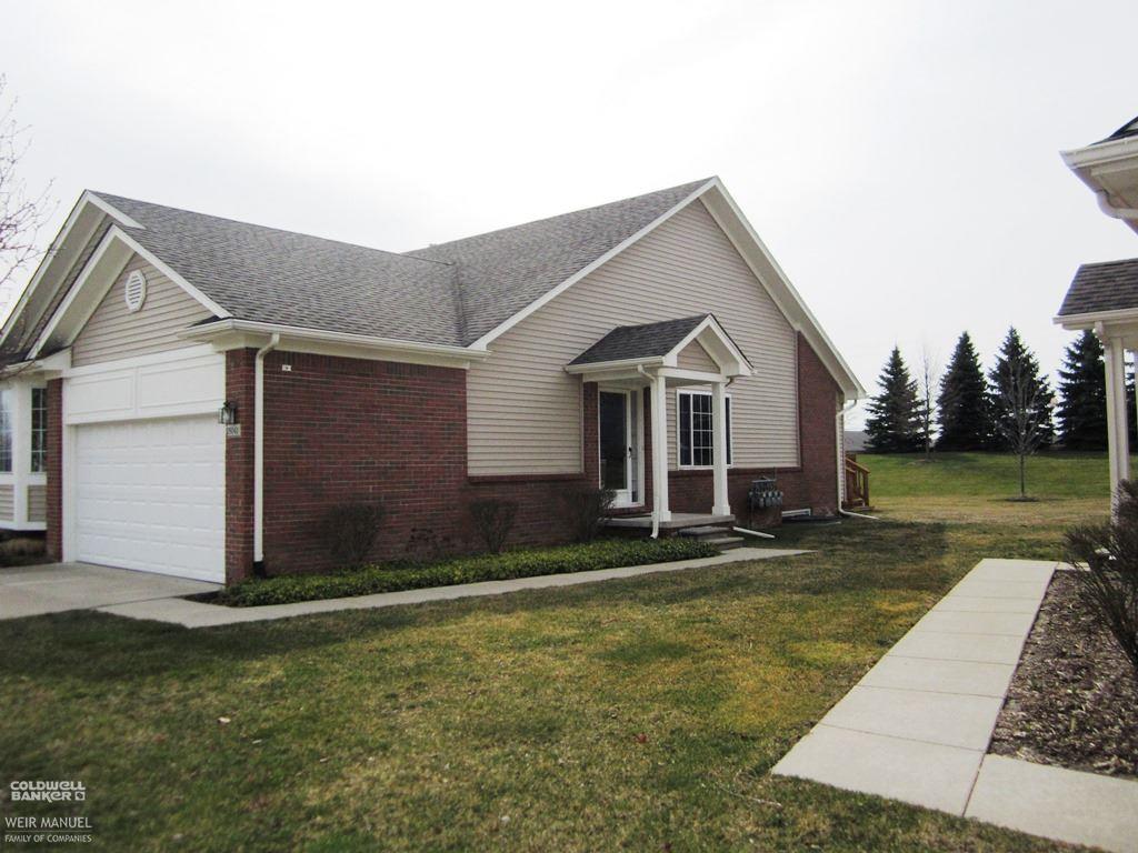 26042 Mariners Point New Baltimore, MI 48051 - Photo 2 of 34