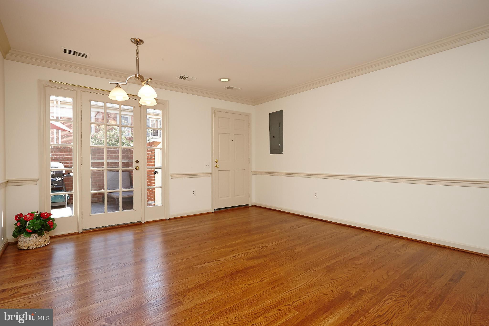 1235 Portner Road Alexandria, VA 22314 - Photo 7 of 25 a view of a livingroom with wooden floor