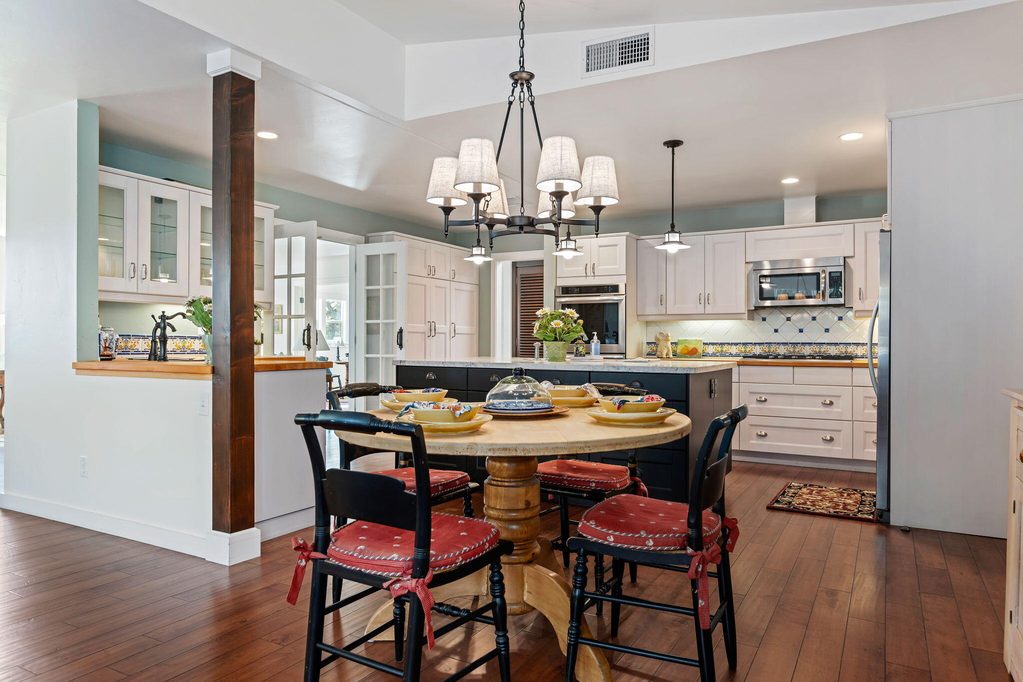 340 Old Mill Road, Unit 193 Santa Barbara, CA 93110 - Photo 21 of 42 23-Dining