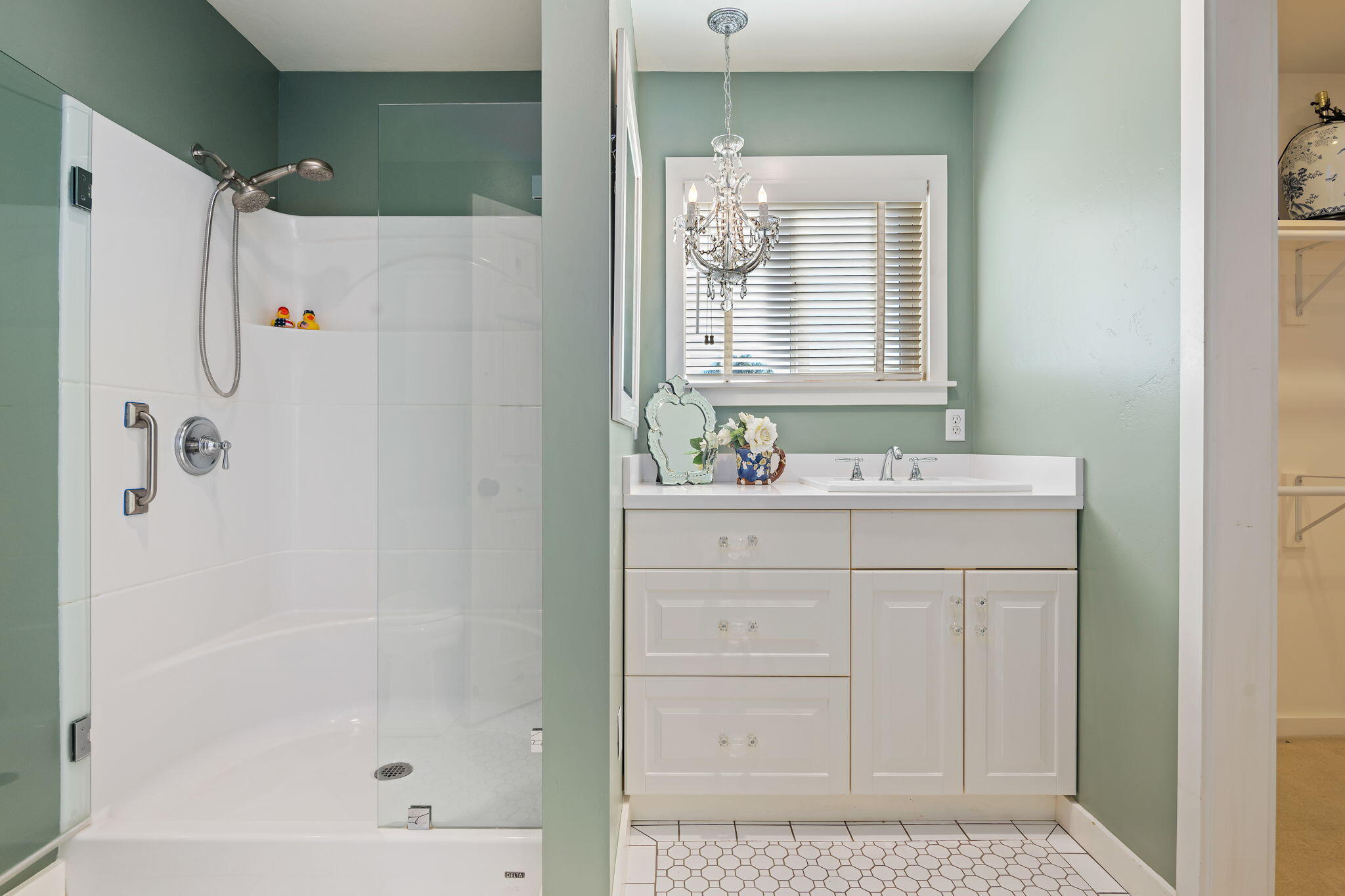 340 Old Mill Road, Unit 193 Santa Barbara, CA 93110 - Photo 27 of 42 29-Primary Bathroom