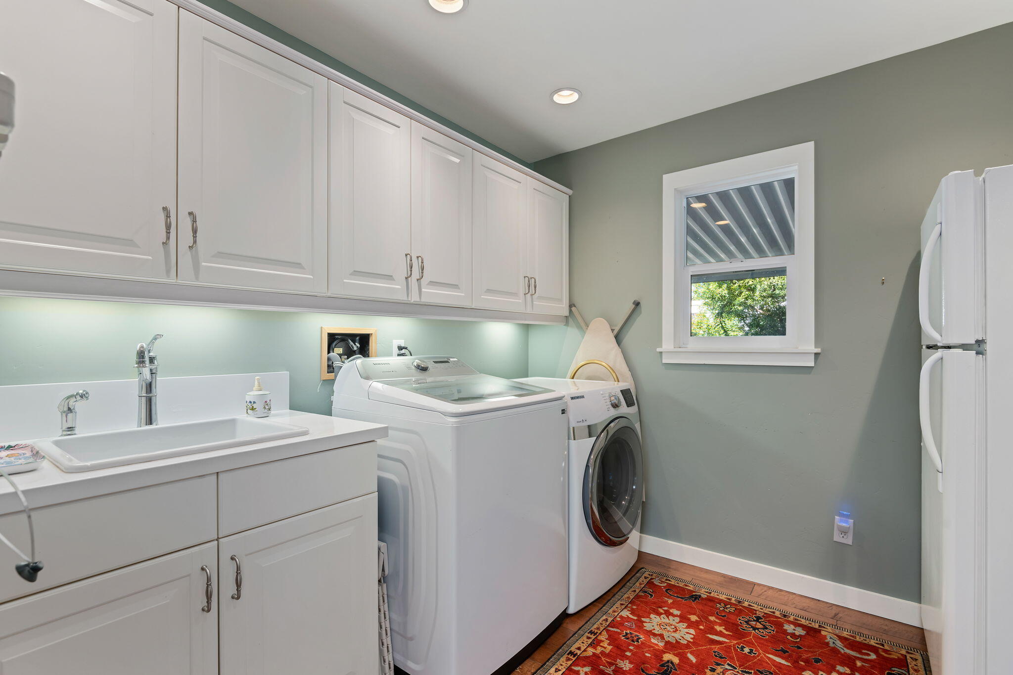 340 Old Mill Road, Unit 193 Santa Barbara, CA 93110 - Photo 32 of 42 34-Laundry