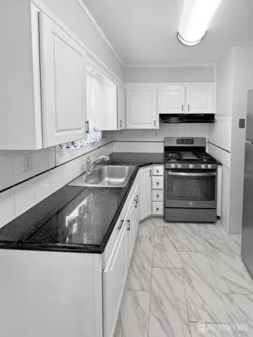 $4,000 | 117 Old Post Road, Edison, NJ 08817