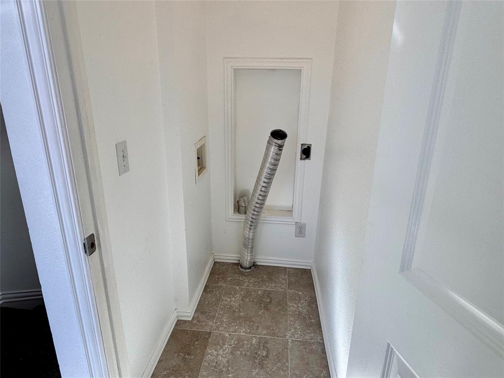 921 Bradleys Bend Tool, TX 75143 - Photo 23 of 29 a view of a hallway