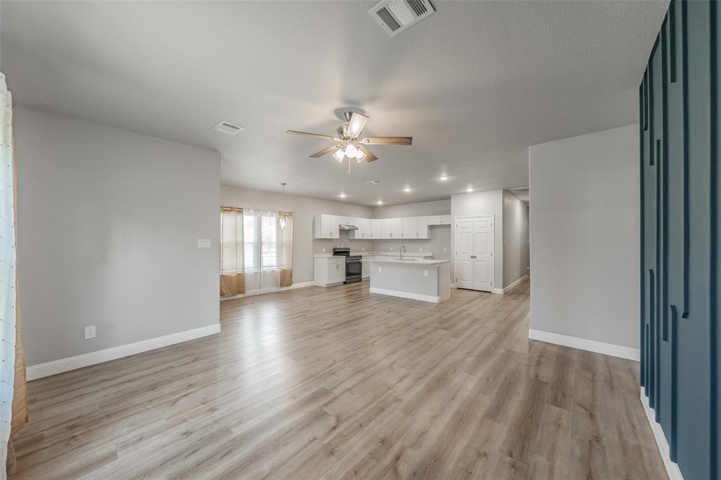 402 Robbins Street Cleburne, TX 76031 - Photo 29 of 40