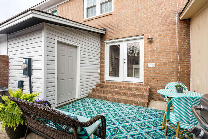 729 Harbor Lane Mount Pleasant, SC 29464 - Photo 17 of 40 Private Courtyard