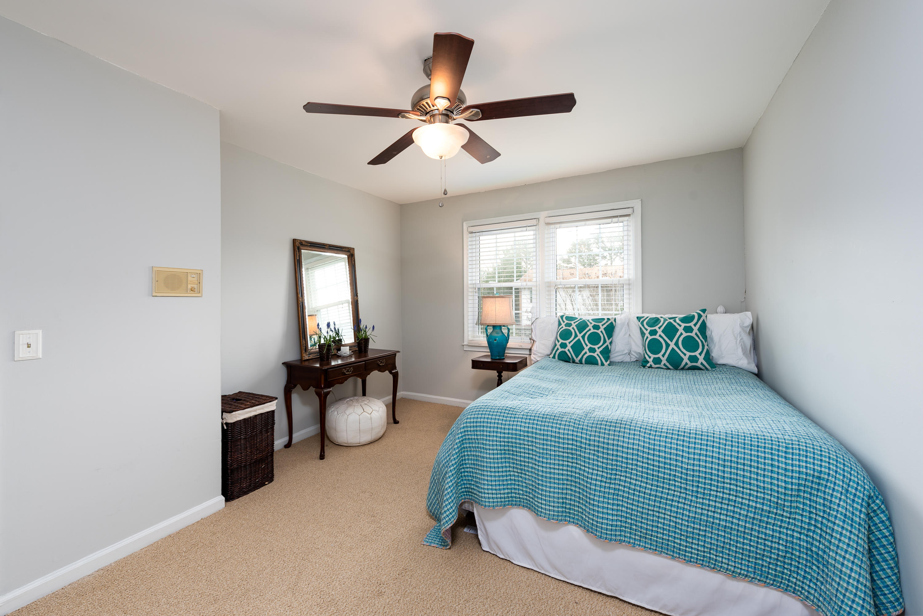 729 Harbor Lane Mount Pleasant, SC 29464 - Photo 23 of 40 Guest Room, second level