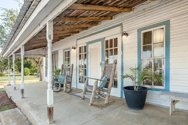 $120,000 | 402 North Liveoak Street, Richland Springs, TX 76871